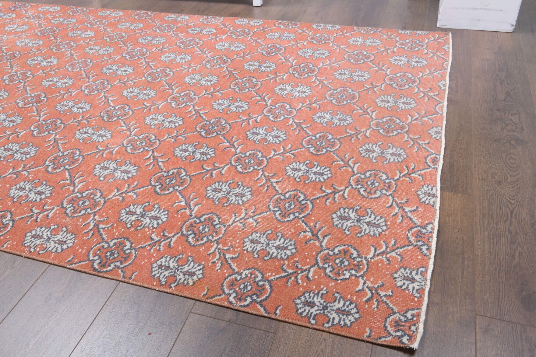 Ocyale rug: 1970s handmade Anatolian rug with flowers and damask motifs and cotton backing