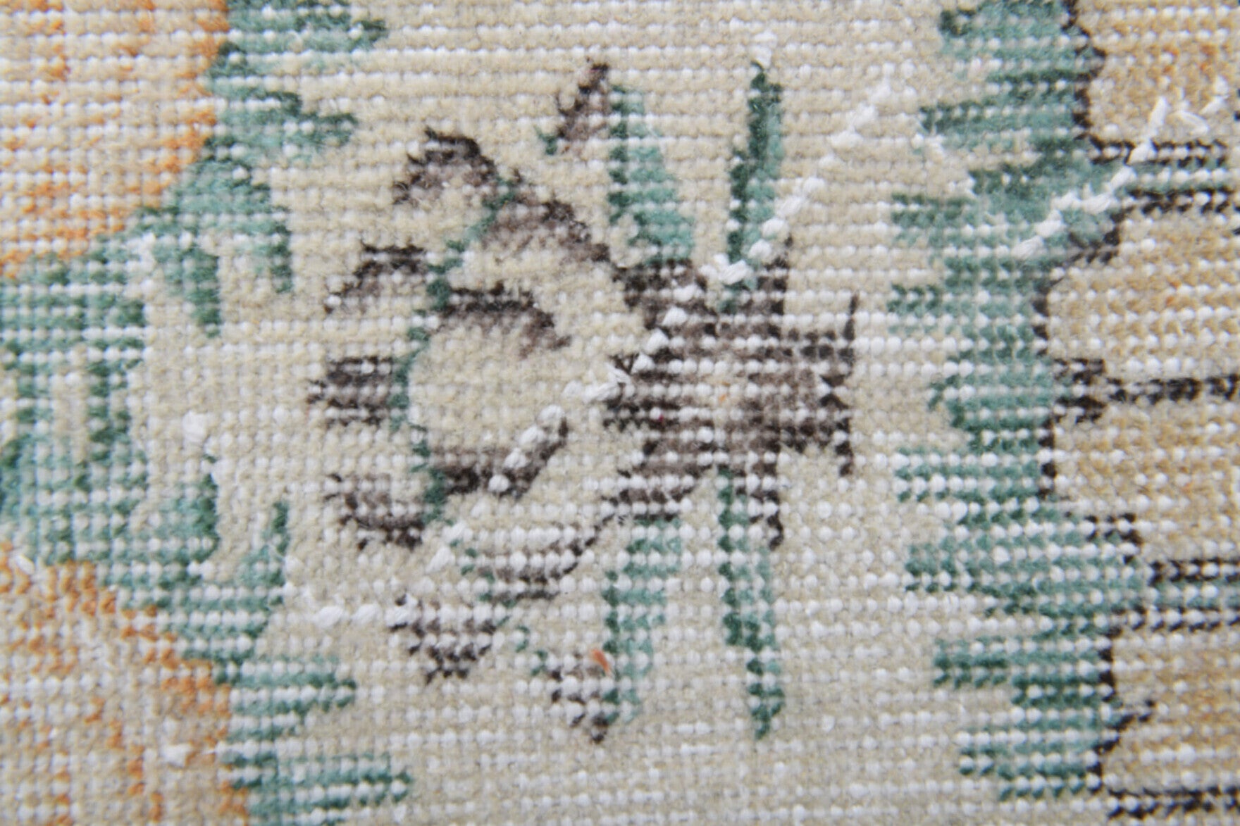 Handmade wool rug from Anatolia, Turkey – Vintage Area Rug 5'5" x 9'1"