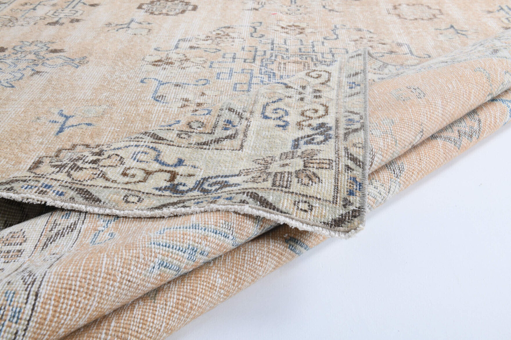 Authentic Anatolian vintage area rug (1970s) with oriental design – one-of-a-kind at Fame Rugs