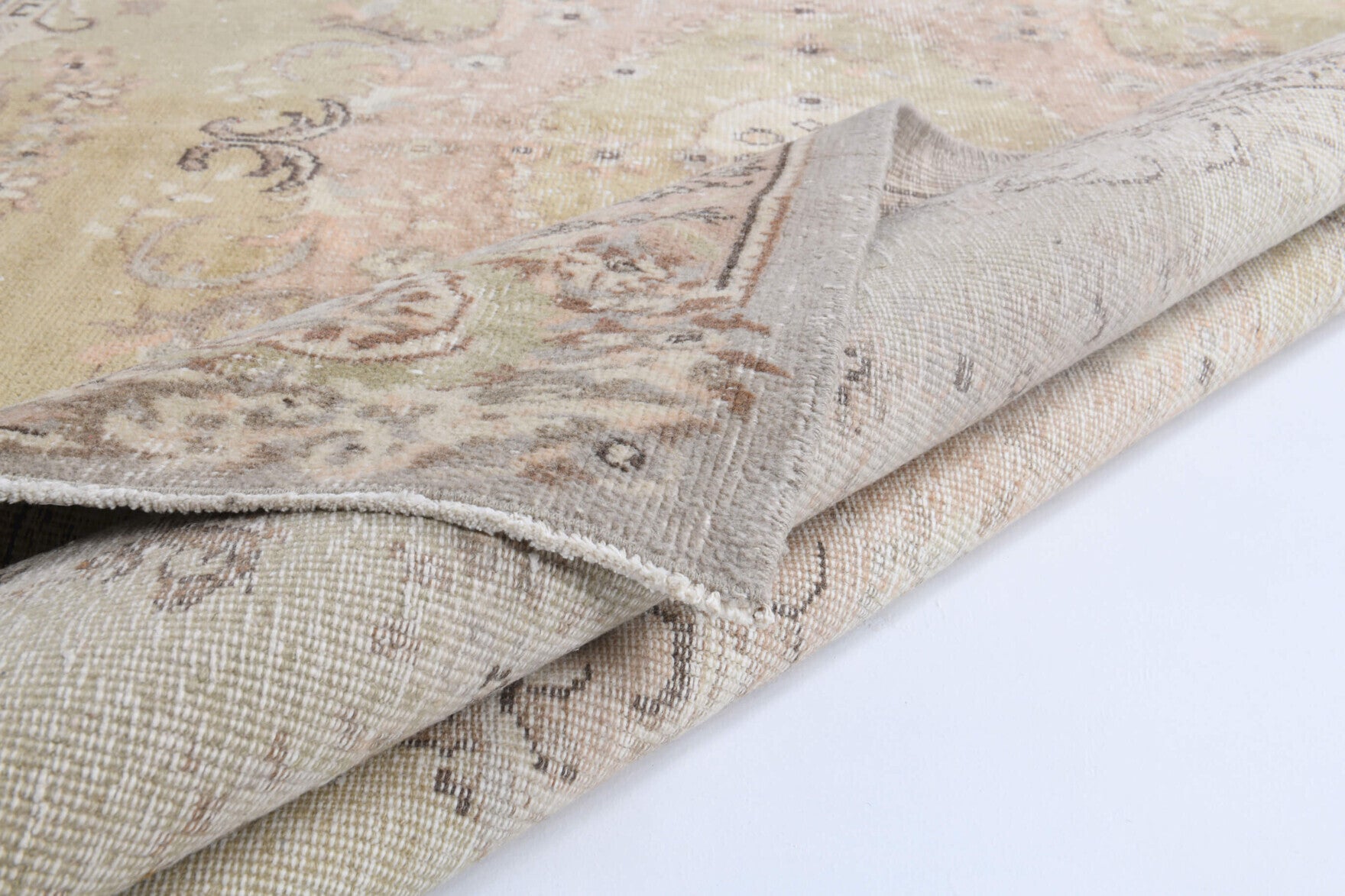 172x273 cm vintage Anatolian area rug – Nevsalnaz, low pile, wool