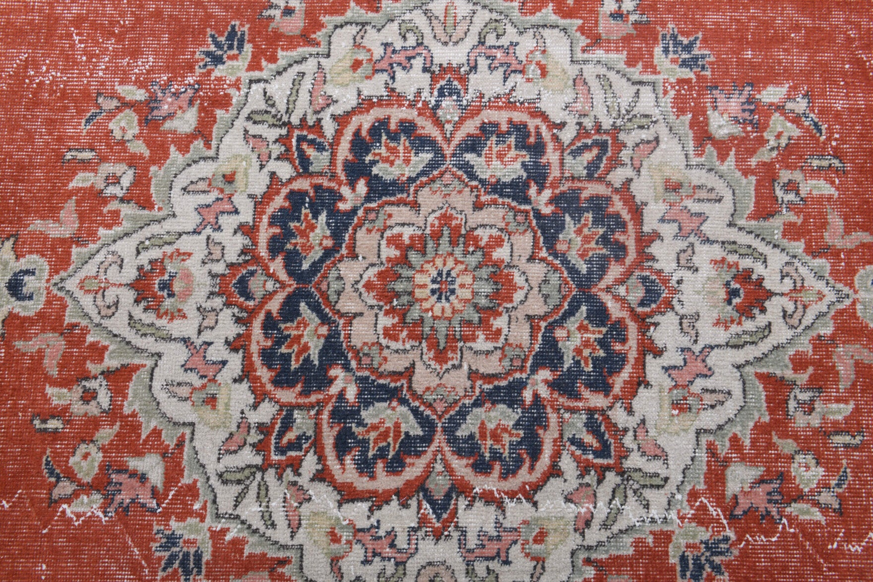 Authentic Anatolian vintage area rug (1970s) with medallion design – one-of-a-kind at Fame Rugs