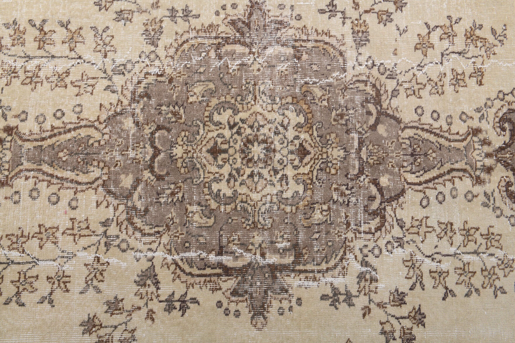Authentic Anatolian vintage area rug (1970s) with oriental design – one-of-a-kind at Fame Rugs