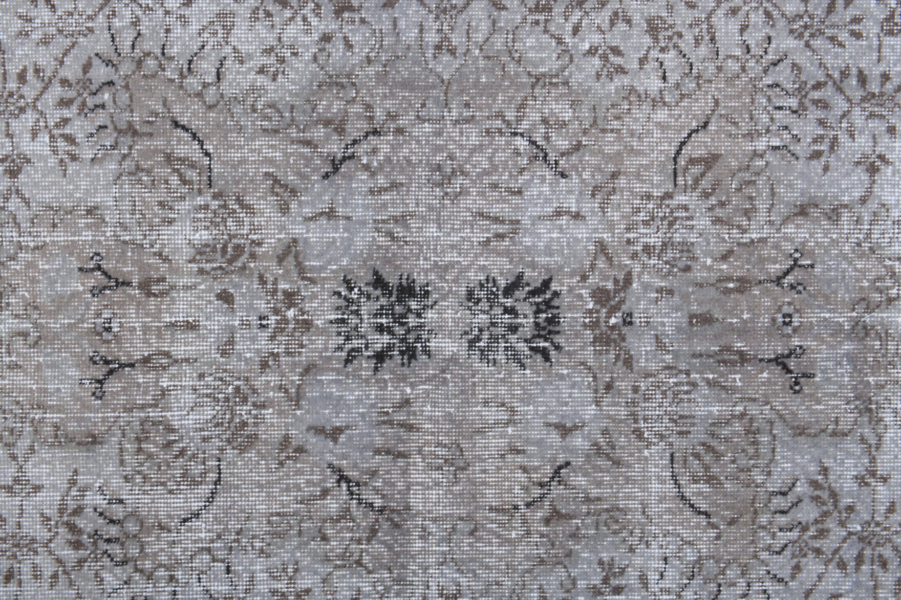 Handmade wool rug from Anatolia, Turkey – Antique Floral Area Hereke Rug 5'10" x 9'1"
