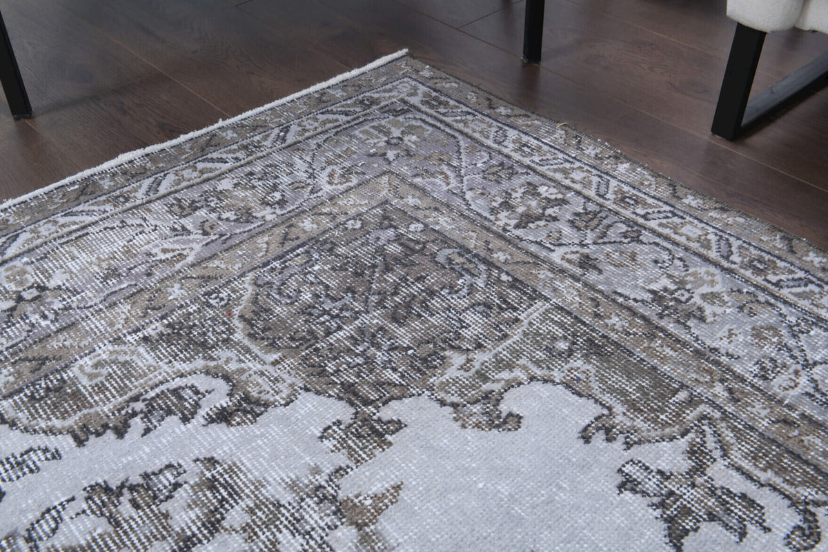 Turkish Vintage Oriental Area Anatolian Rug
