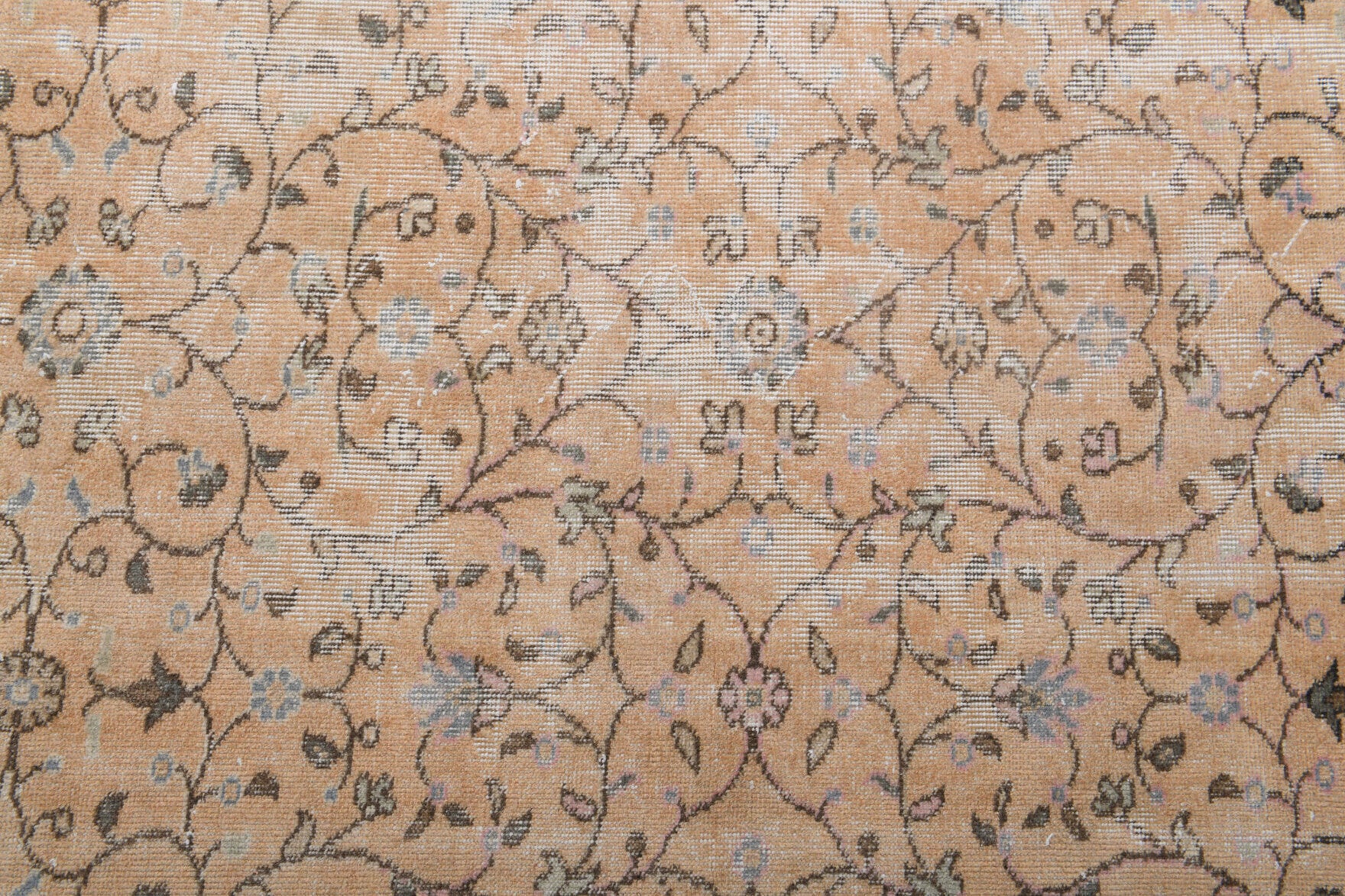 Authentic Anatolian vintage area rug (1970s) with floral design – one-of-a-kind at Fame Rugs