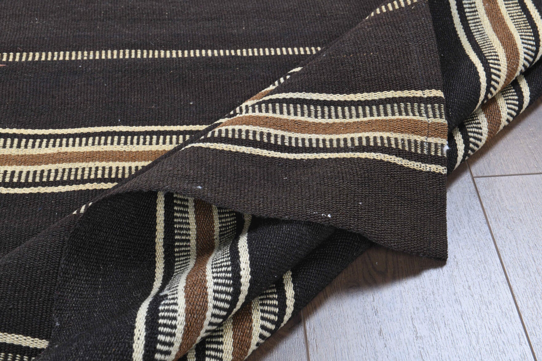 Hand-crafted Anatolian vintage kilim Sevginil in wool, 1960s