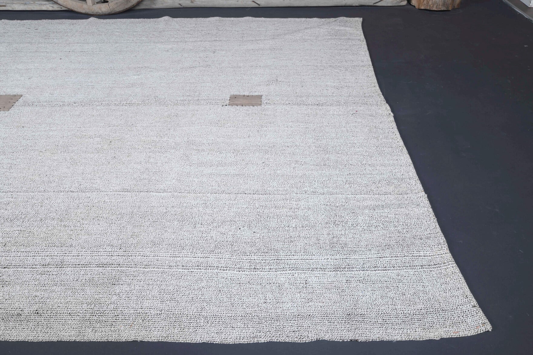 Servsema kilim: 1960s handwoven flatweave Anatolian kilim with solid motifs