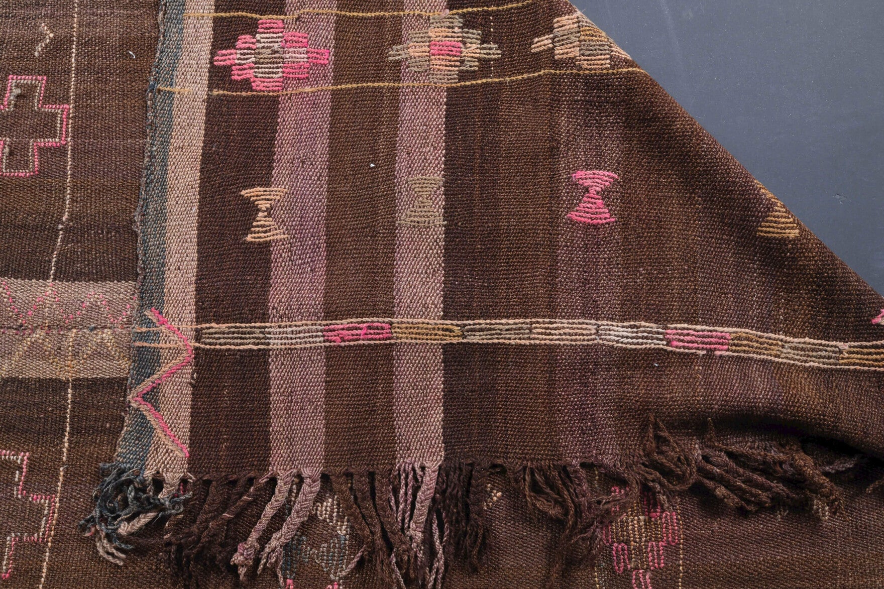 Handwoven flatweave wool kilim from Anatolia, Turkey – Vintage Striped Kilim Area Rug 6'1" x 7'7"