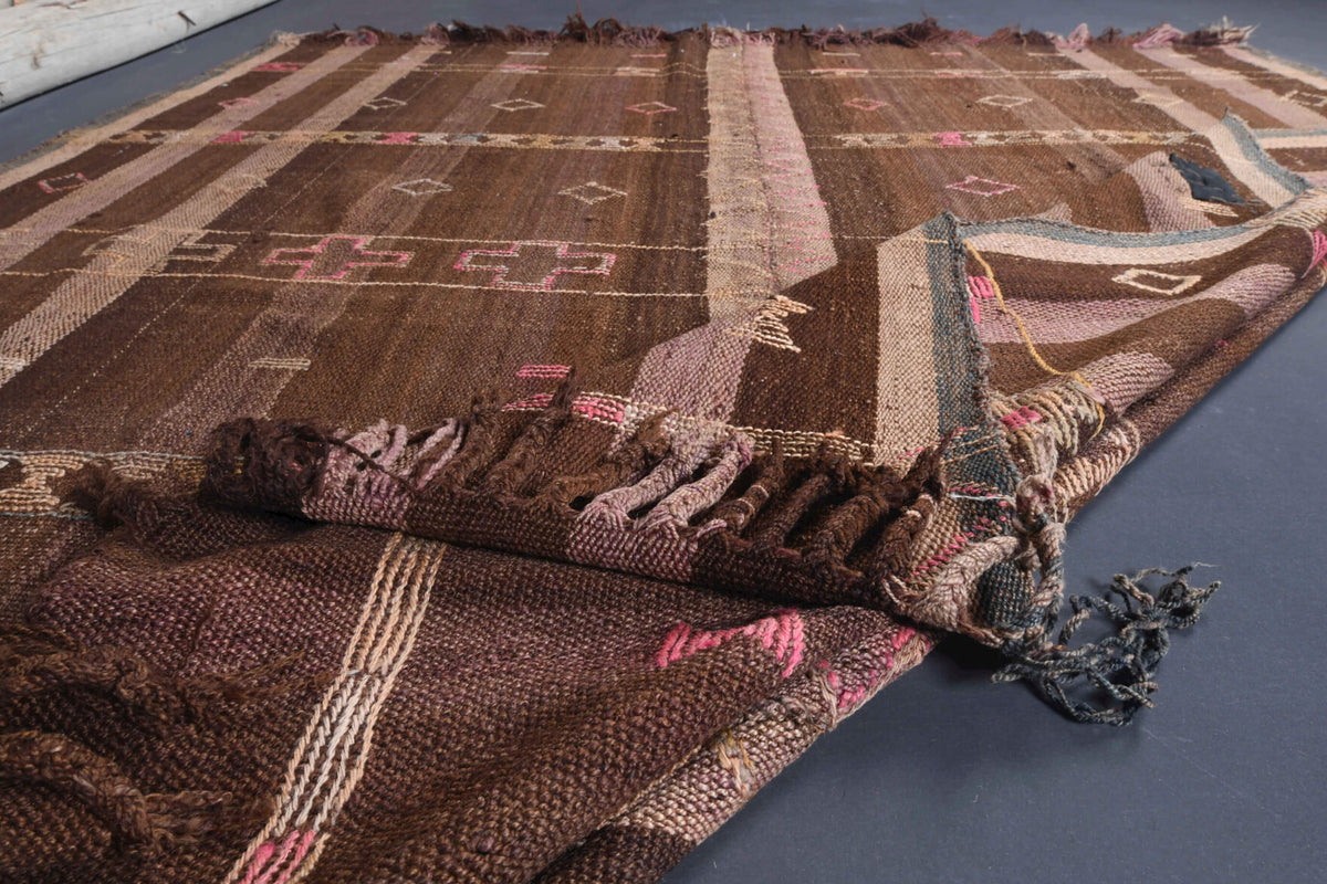 Serefsima – vintage striped kilim for living room or bedroom, 6'1" x 7'7" (185x230 cm)