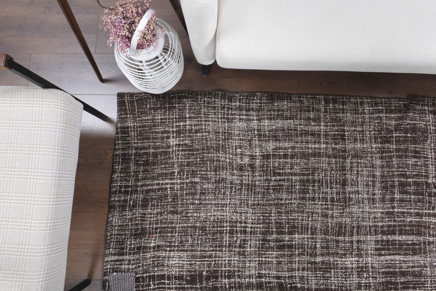 Sedanursel kilim: 1960s handwoven flatweave Anatolian kilim with solid motifs