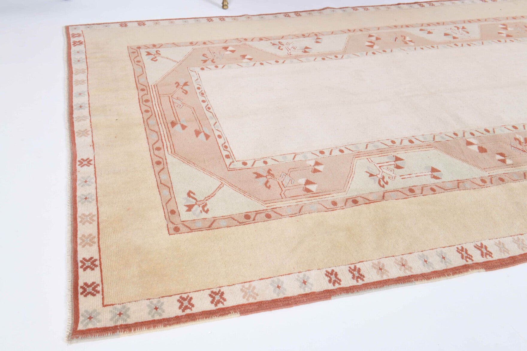One-of-a-kind 1970s Turkish vintage area rug in wool, 5'3" x 7'9"