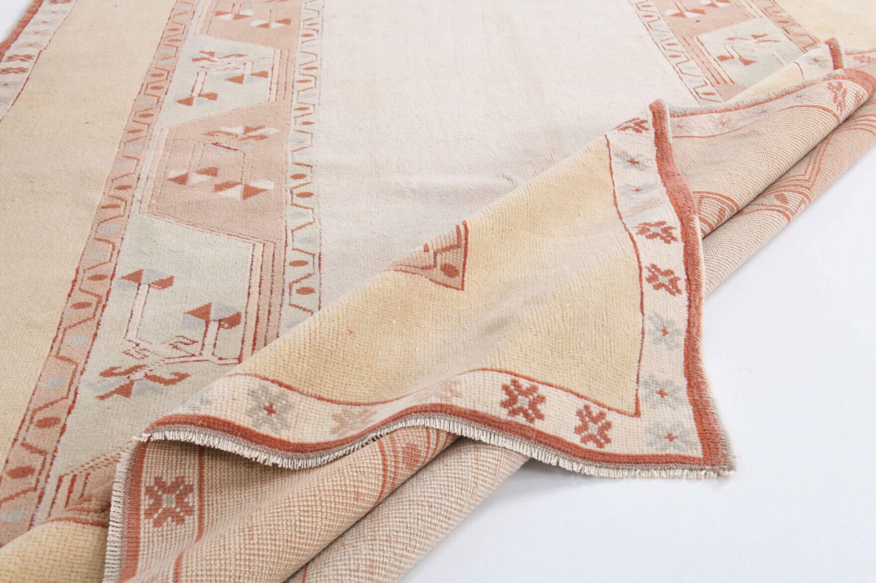 Authentic Turkish vintage area rug (1970s) with ikat design – one-of-a-kind at Fame Rugs