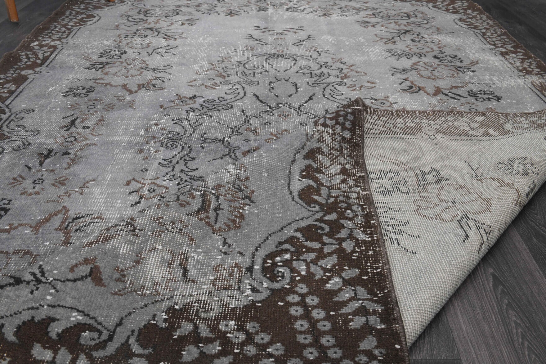 Vintage Oriental Gray Area Rug