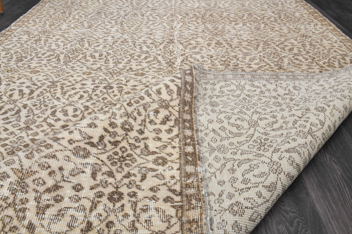 Authentic Anatolian vintage area rug (1970s) with floral design – one-of-a-kind at Fame Rugs