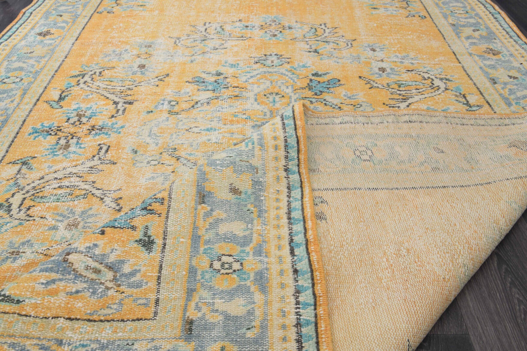 Oriental Anatolian Vintage Area Rug in wool – 1970s piece from Anatolia, Turkey | Fame Rugs
