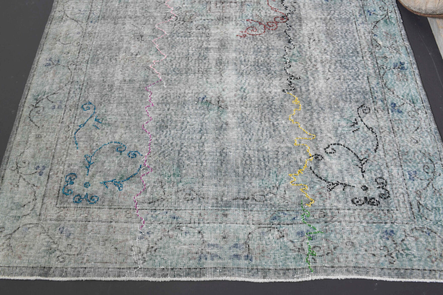 176x284 cm distressed vintage Anatolian area rug – Pervalale, low pile, wool