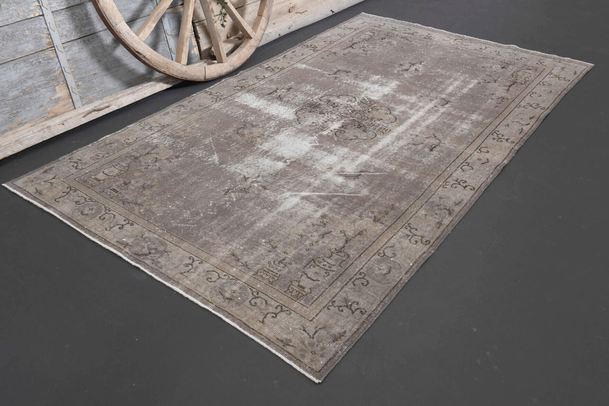 One-of-a-kind 1970s Anatolian vintage area rug in wool, 5'2" x 8'11"