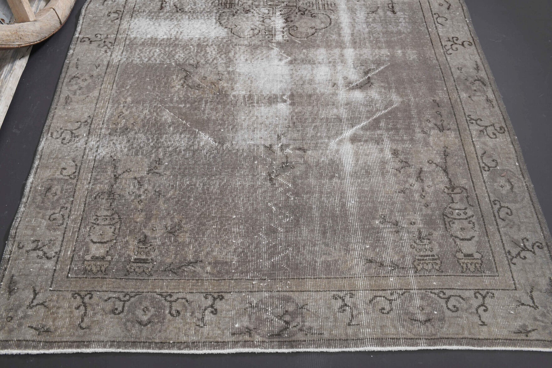 Handmade wool rug from Anatolia, Turkey – Vintage Turkish Area Anatolian Rug 5'2" x 8'11"