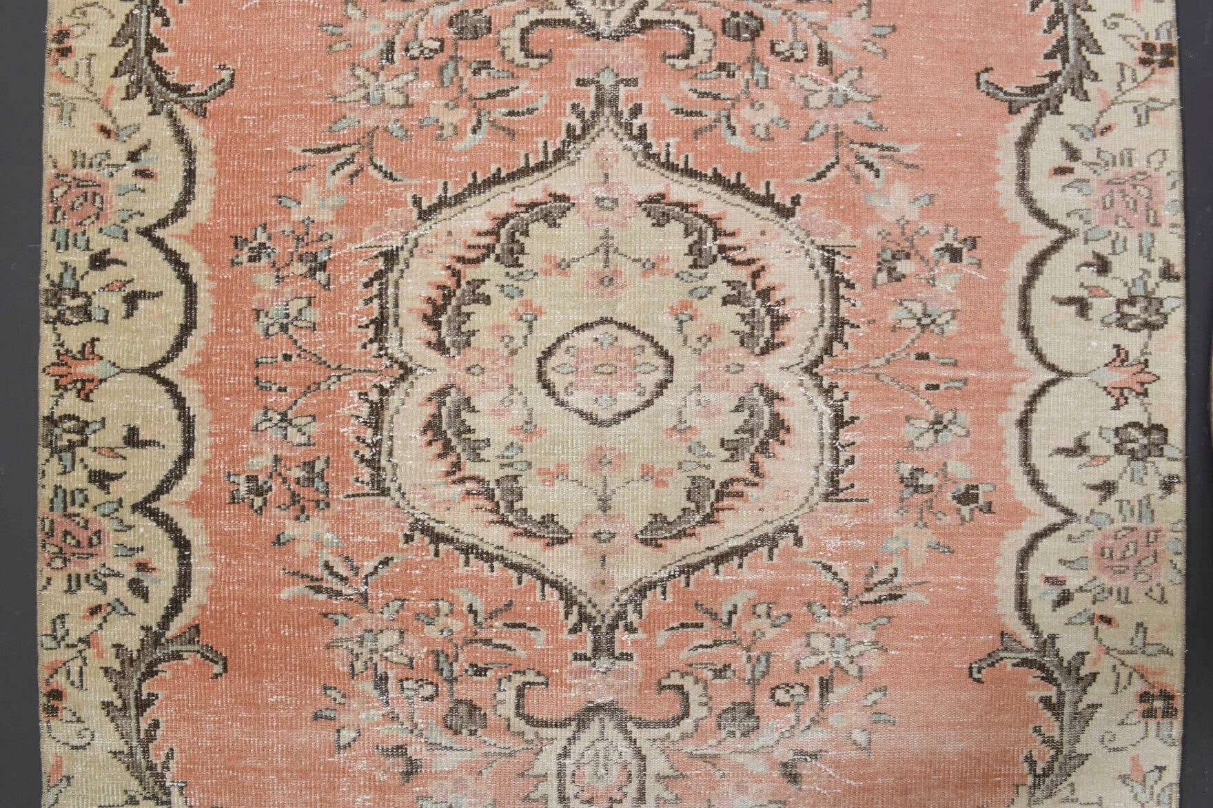 Authentic Anatolian vintage area rug (1970s) with oriental design – one-of-a-kind at Fame Rugs