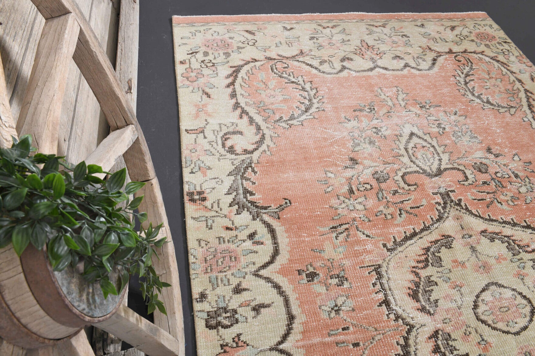 Oykusu – vintage oriental rug for living room or bedroom, 6' x 9'11" (183x303 cm)