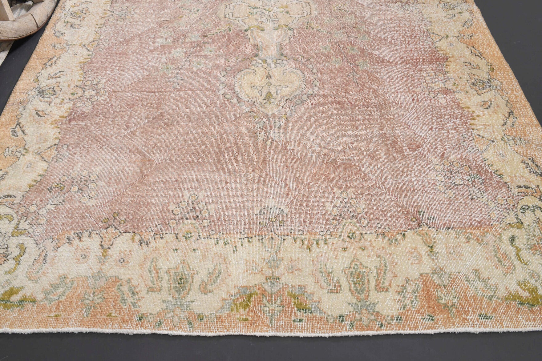 Handmade wool rug from Anatolia, Turkey – Vintage Oriental Area Anatolian Rug 6'8" x 9'5"
