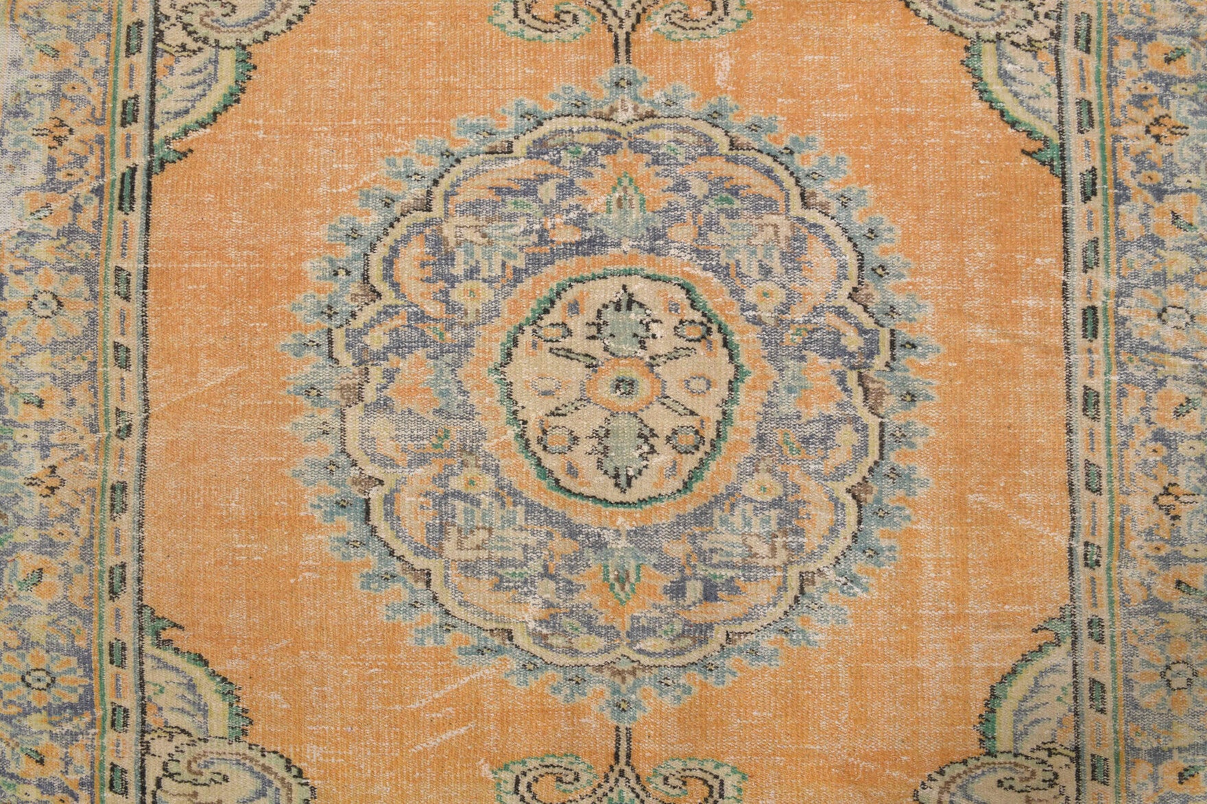 Authentic Anatolian vintage area rug (1970s) with oriental design – one-of-a-kind at Fame Rugs