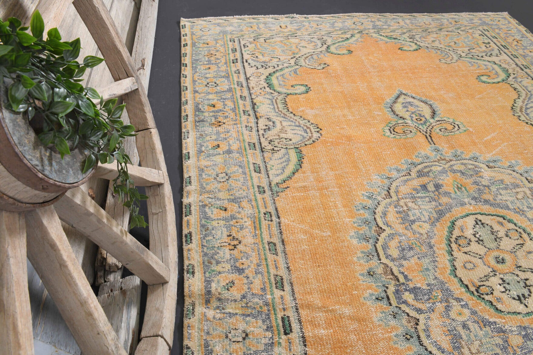 Ouranothalia – vintage oriental rug for living room or bedroom, 6'1" x 9'9" (186x297 cm)