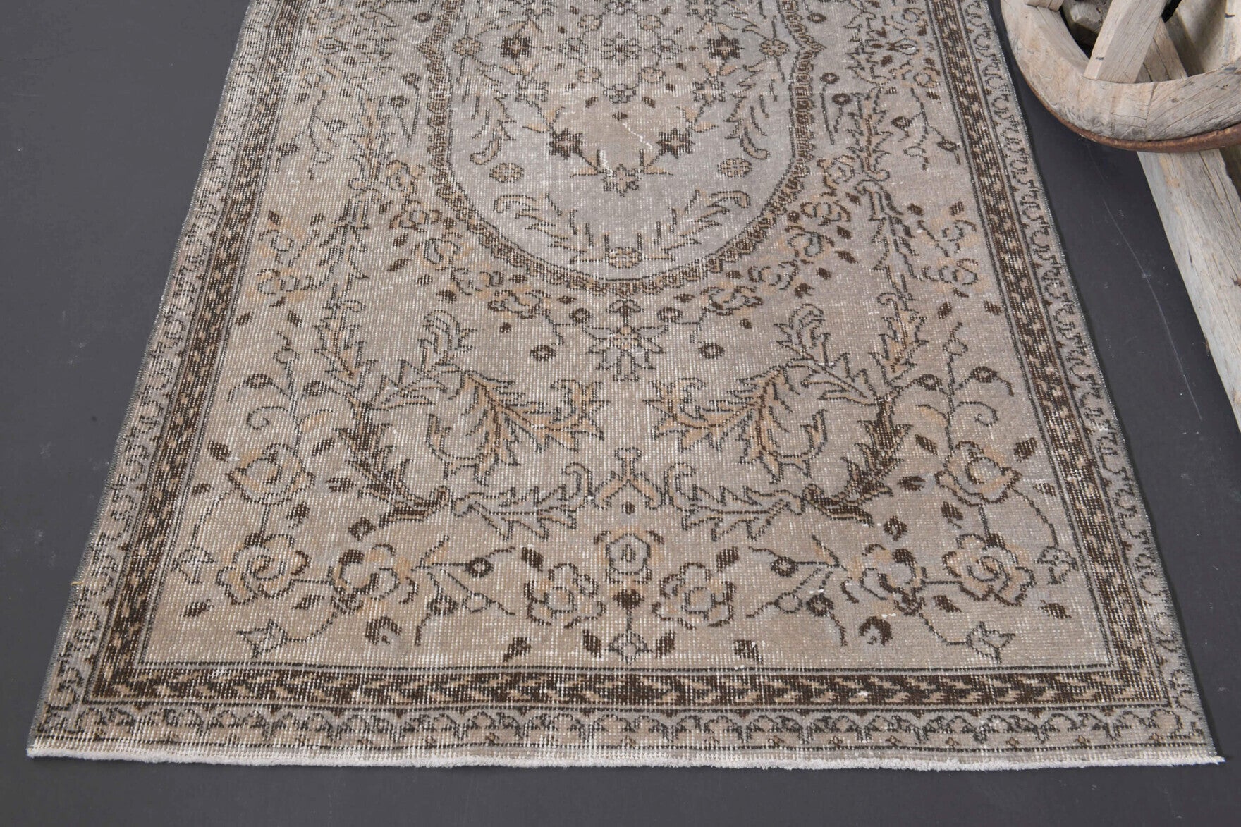 118x216 cm vintage Anatolian area rug – Ouranosthene, low pile, wool