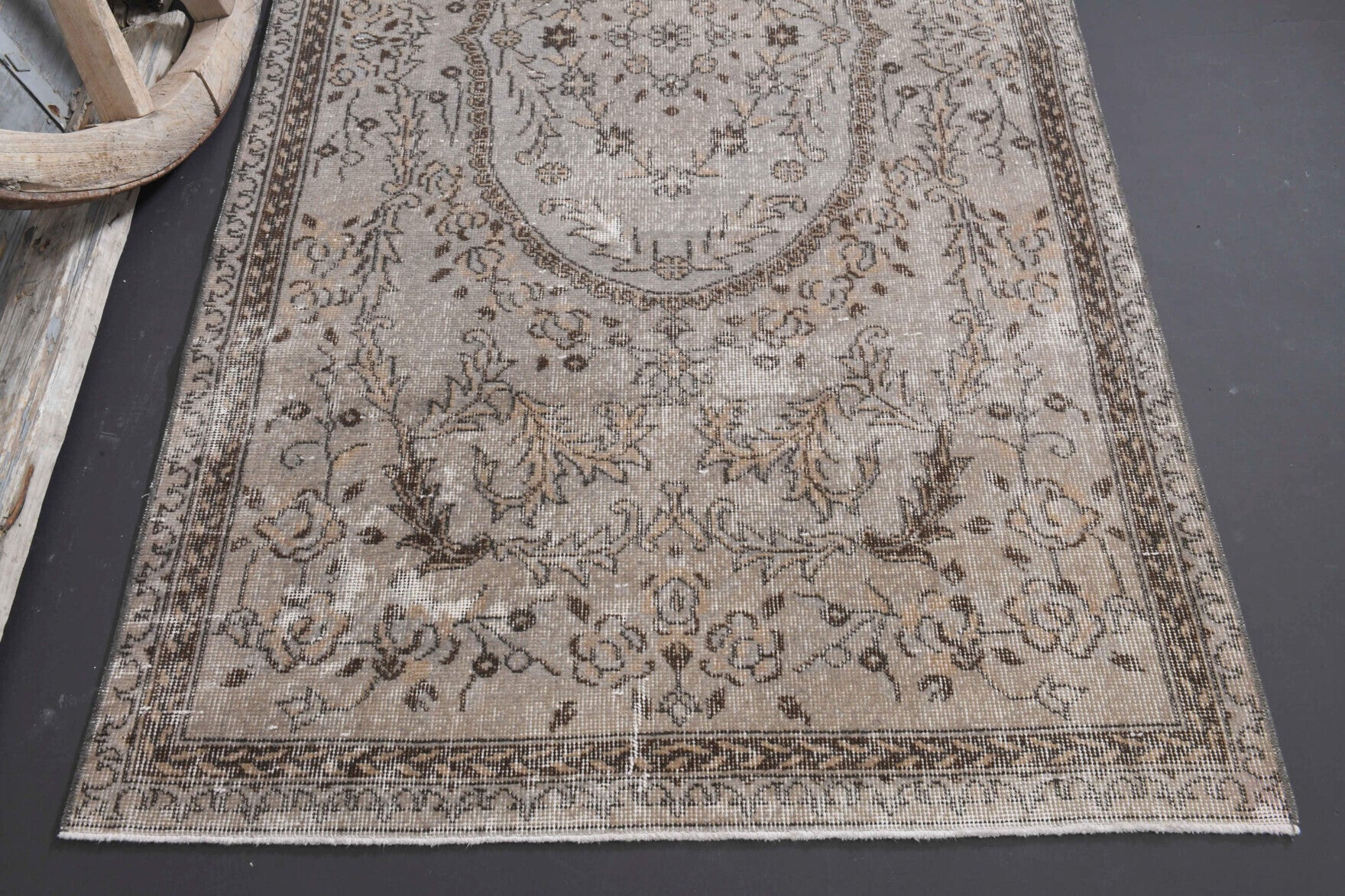 Handmade wool rug from Anatolia, Turkey – Vintage Turkish Area Rug 3'10" x 7'1"