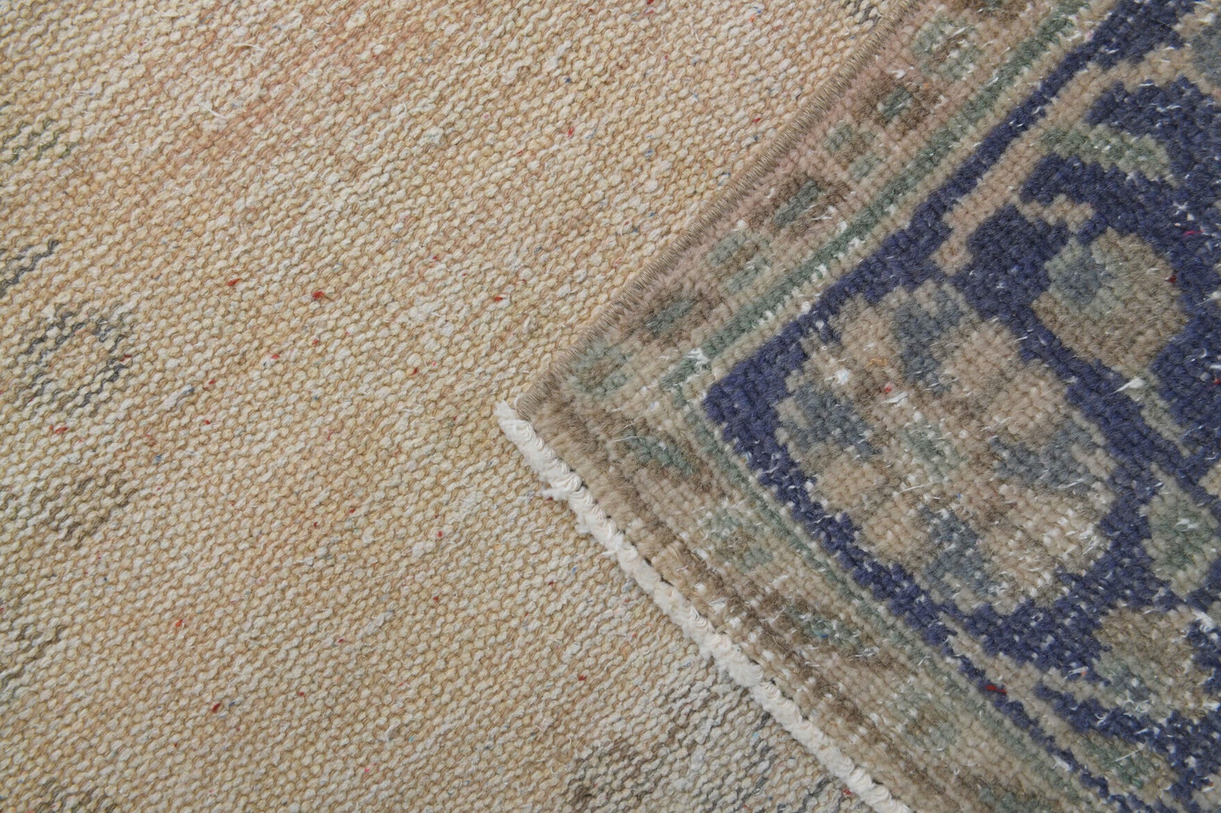Authentic Anatolian vintage area rug (1970s) with oriental design – one-of-a-kind at Fame Rugs
