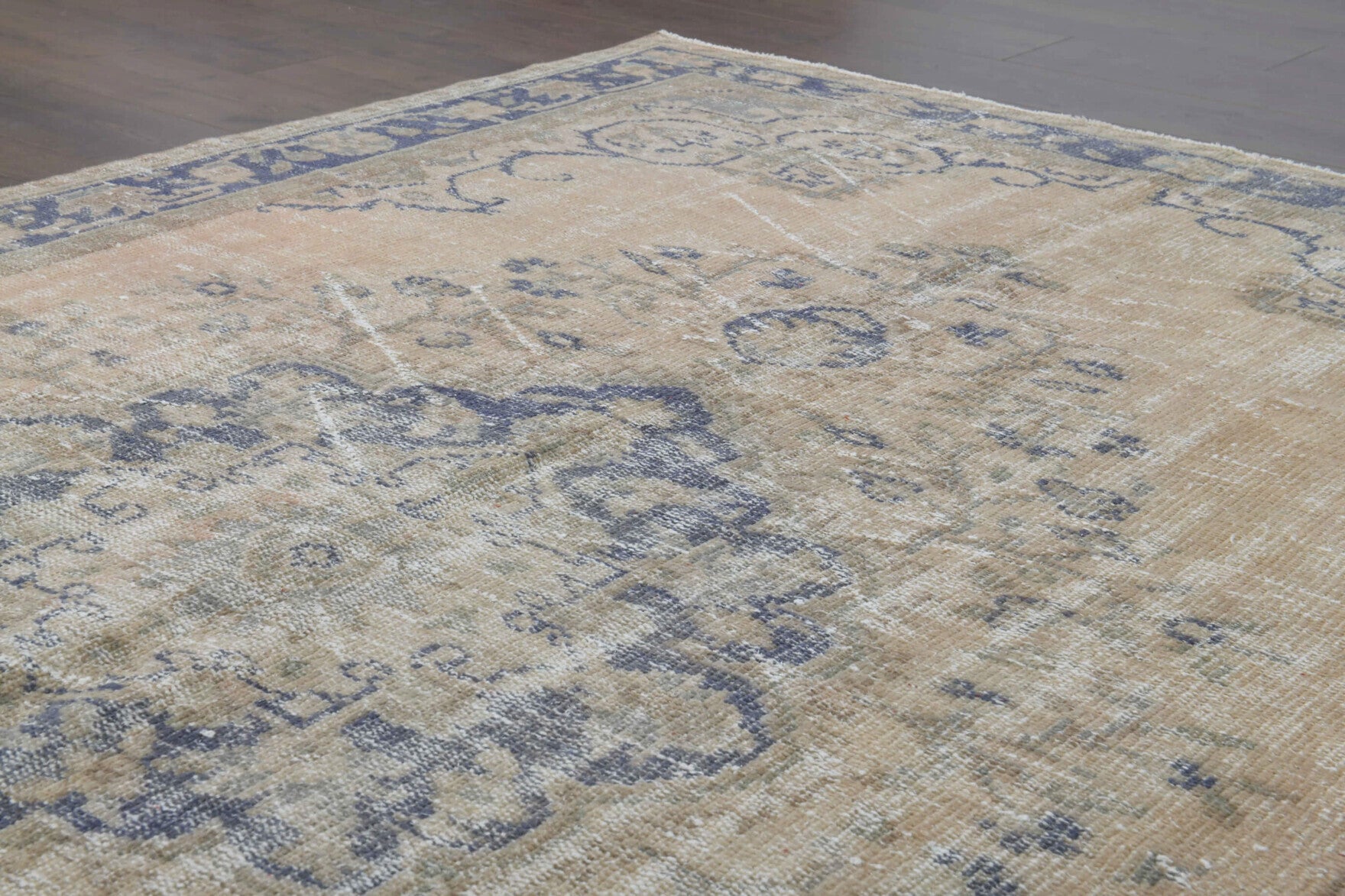 Handmade wool rug from Anatolia, Turkey – 6x9 Vintage Area Anatolian Rug 5'11" x 9'1"