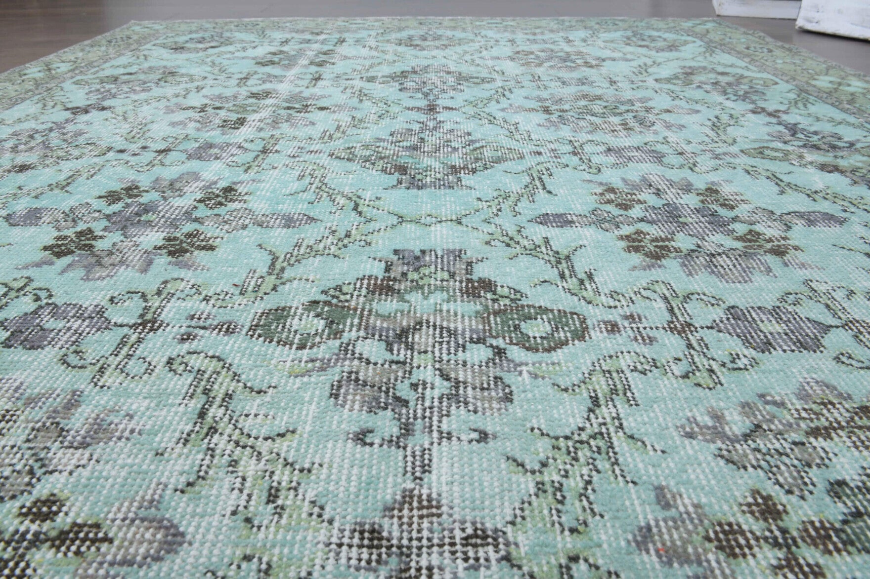 Hand-crafted Anatolian vintage rug Nilufernur in wool, 1970s