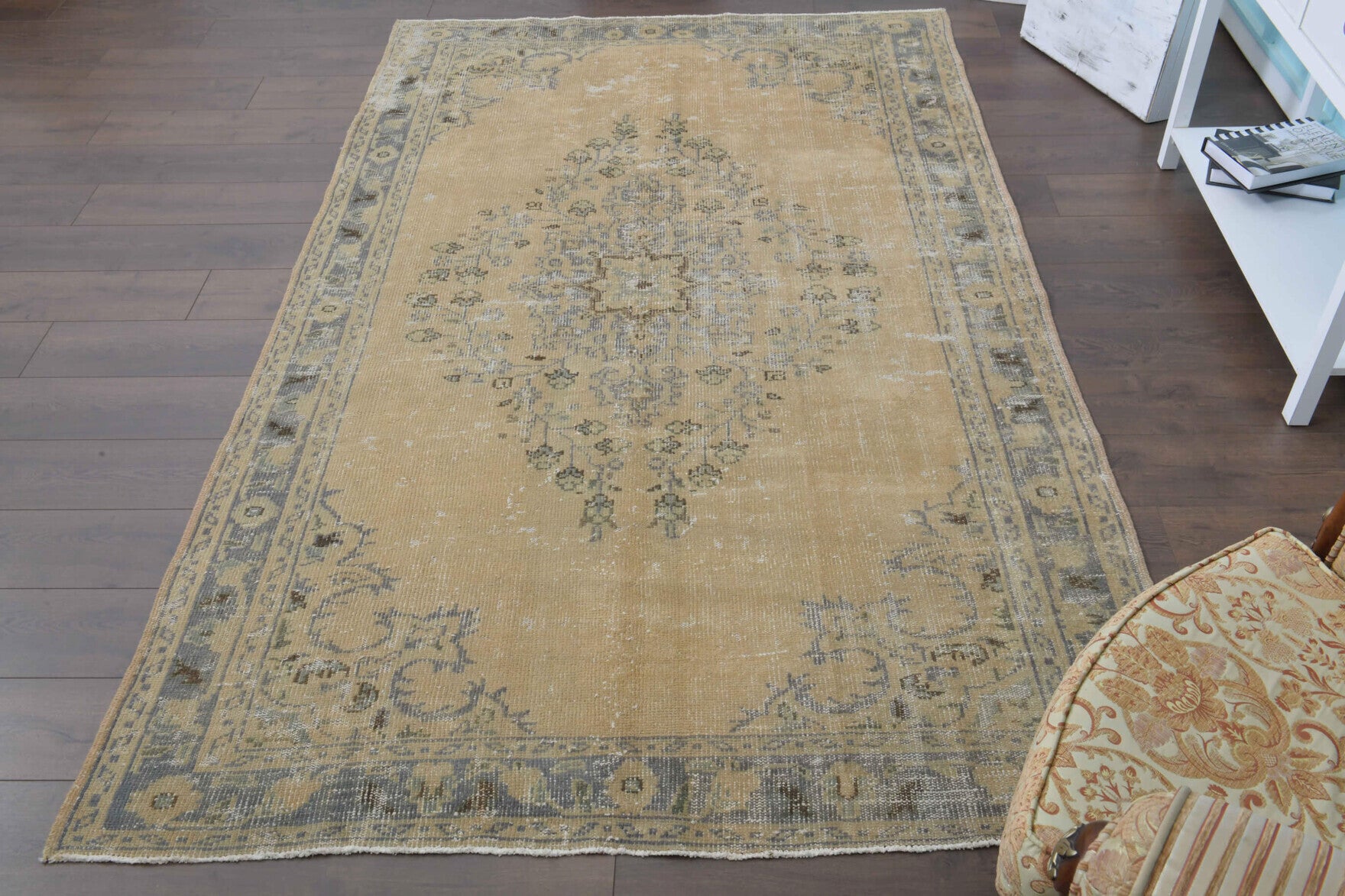 One-of-a-kind 1970s Anatolian vintage area rug in wool, 5'7" x 9'