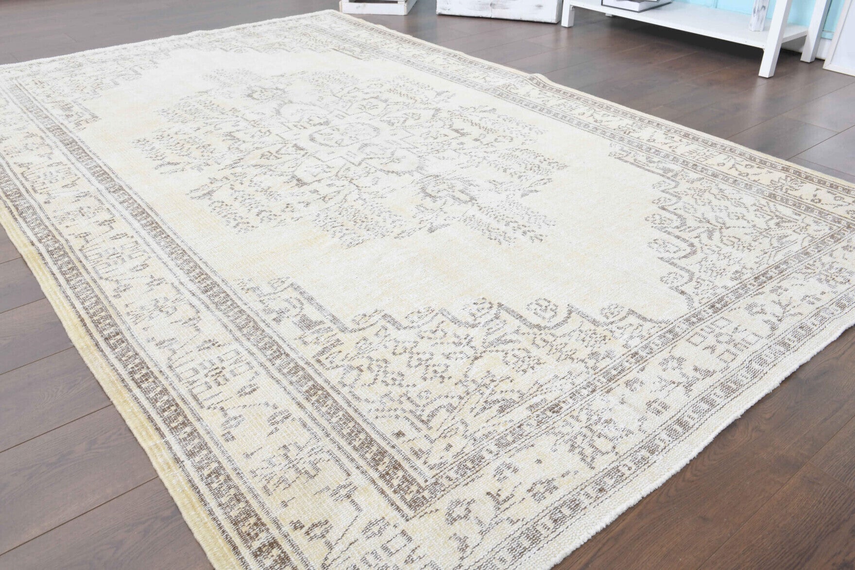174x275 cm vintage Anatolian area rug – Nakssema, low pile, wool