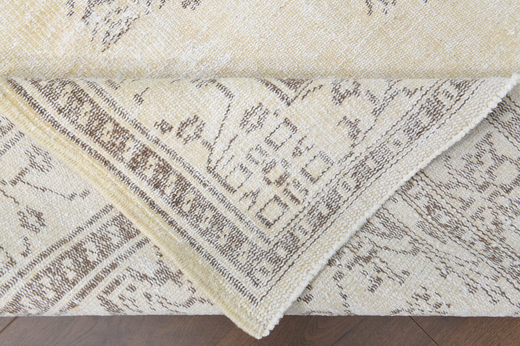 Authentic Anatolian vintage area rug (1970s) with oriental design – one-of-a-kind at Fame Rugs