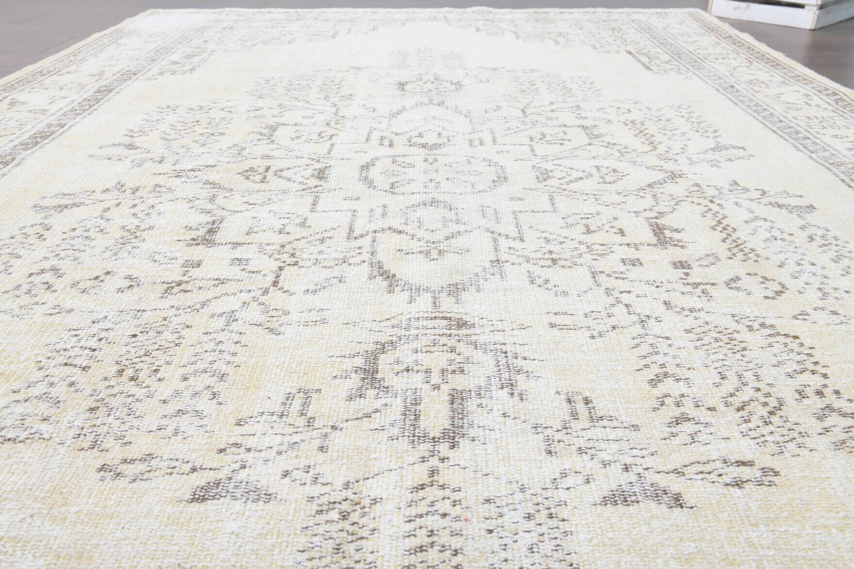 Handmade wool rug from Anatolia, Turkey – Vintage Anatolian Oriental Area Rug 5'9" x 9'