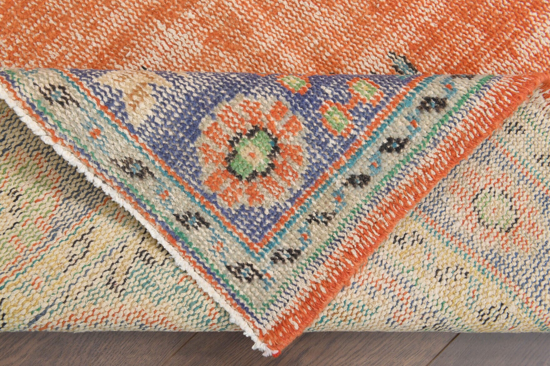 Hand-crafted Anatolian vintage rug Melitaura in wool, 1960s