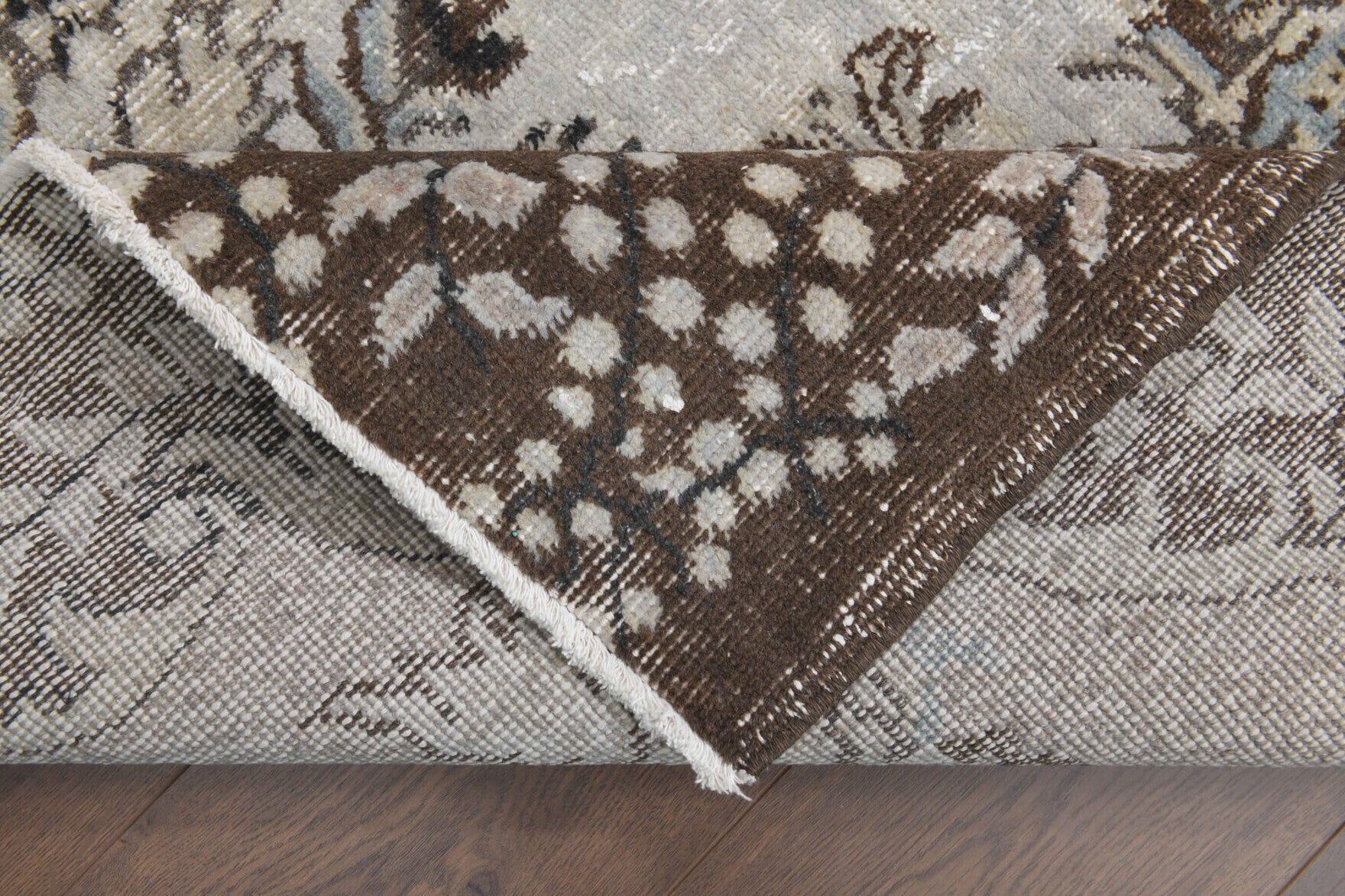 Hand-crafted Anatolian vintage rug Meneksepare in wool, 1970s