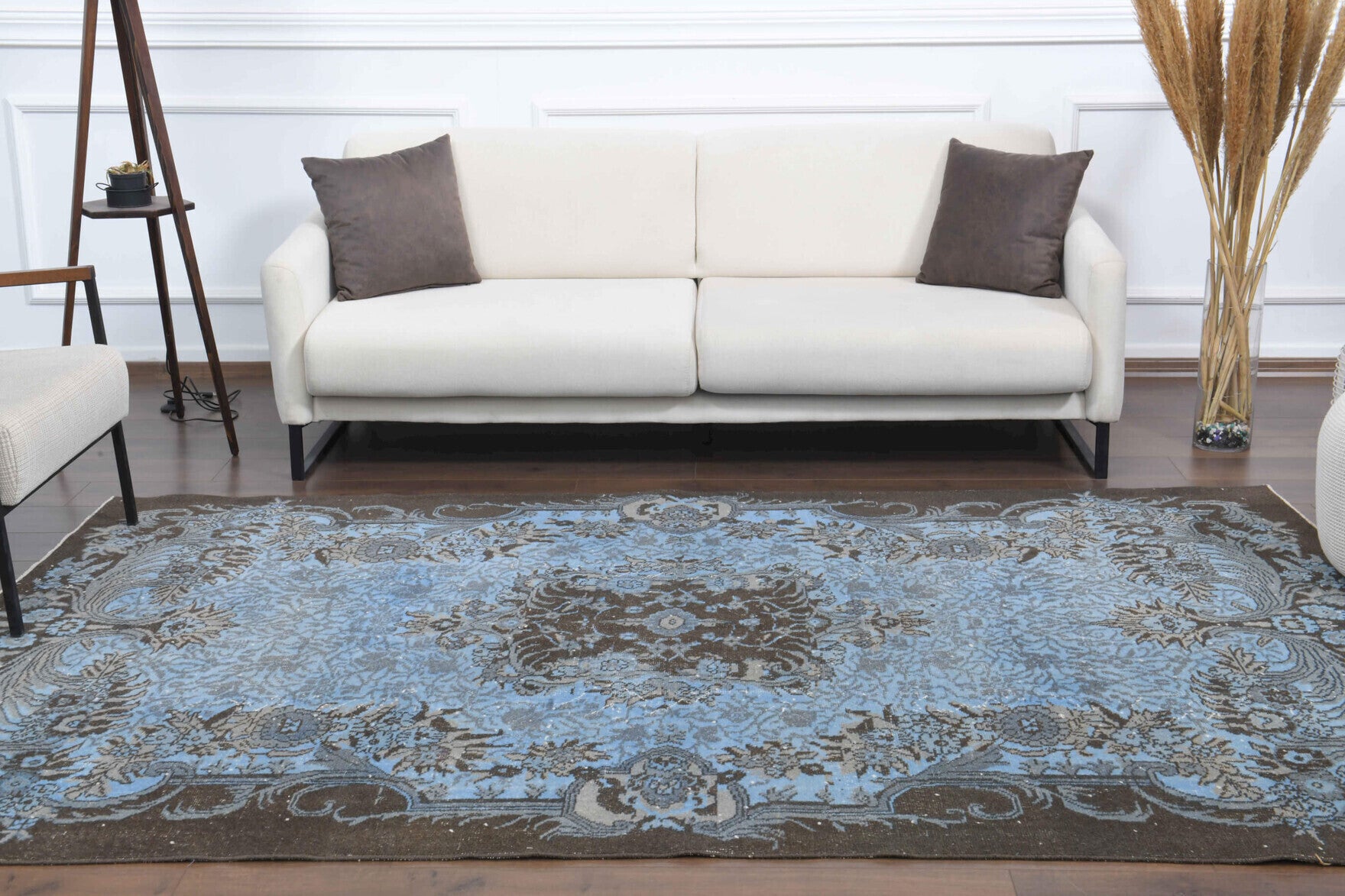 Nausomira rug: 1970s handmade Anatolian rug with oriental motifs and cotton backing