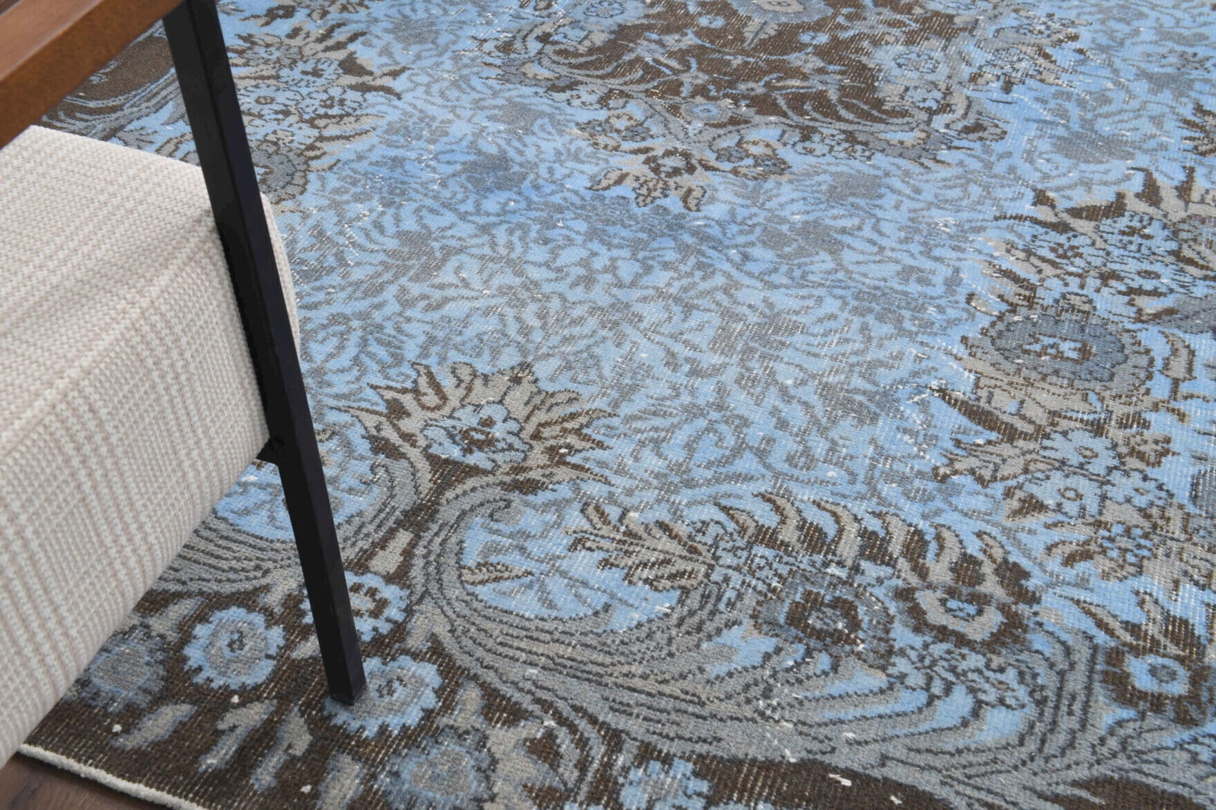 Authentic Anatolian vintage area rug (1970s) with oriental design – one-of-a-kind at Fame Rugs