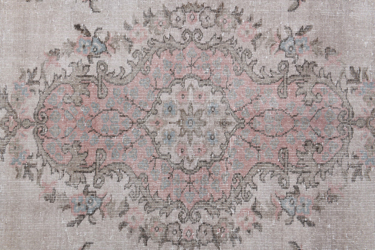 Handmade wool rug from Anatolia, Turkey – Turkish Anatolian Vintage Area Rug 6'1" x 9'5"