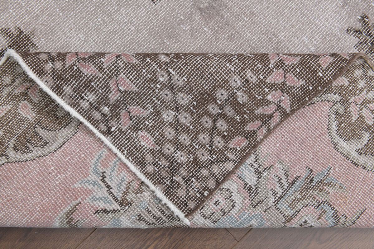 Nausolyra – vintage oriental rug for living room or bedroom, 6'1" x 9'5" (185x286 cm)