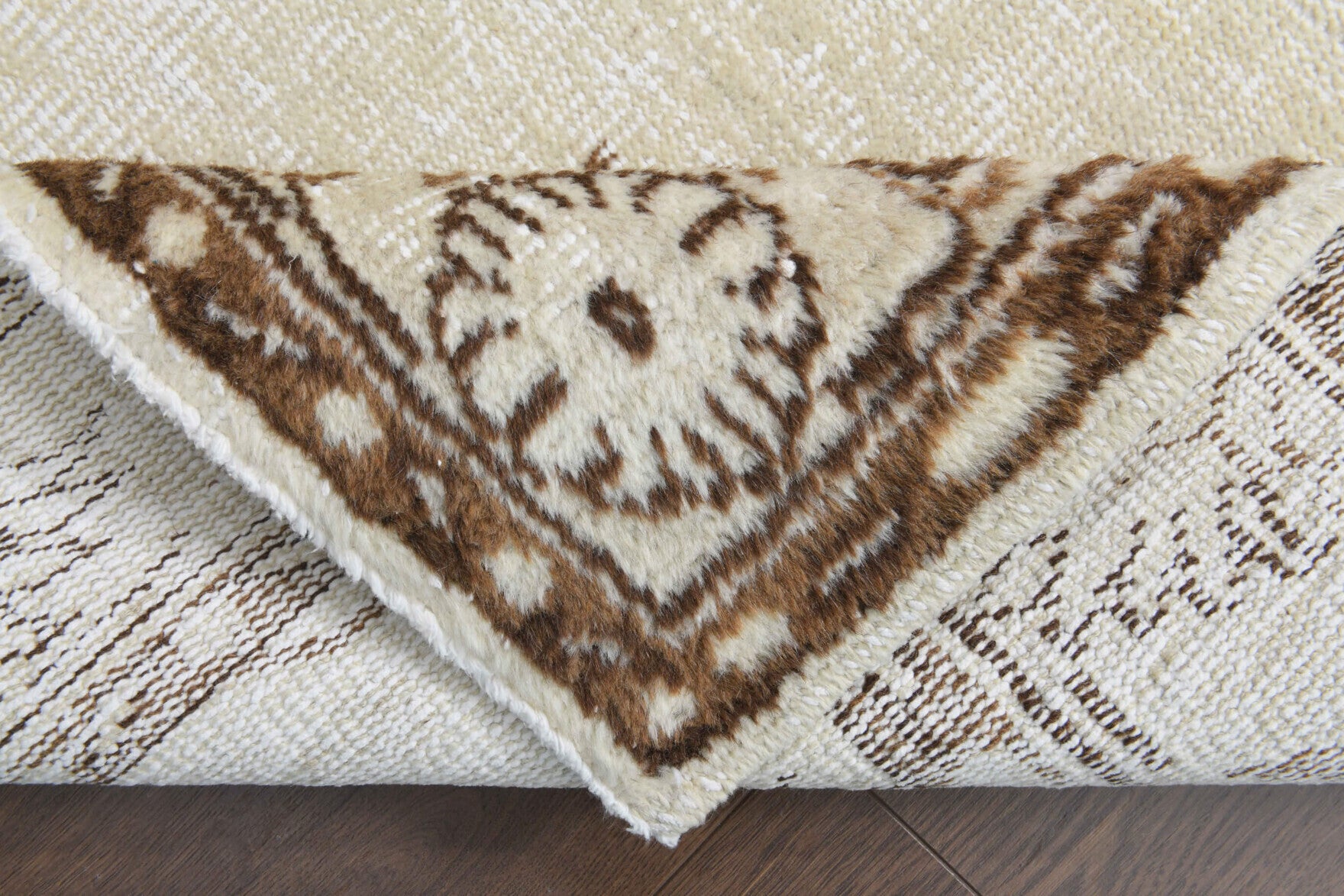 Ihlamursema – vintage medallion rug for living room or bedroom, 5' x 8'9" (153x267 cm)