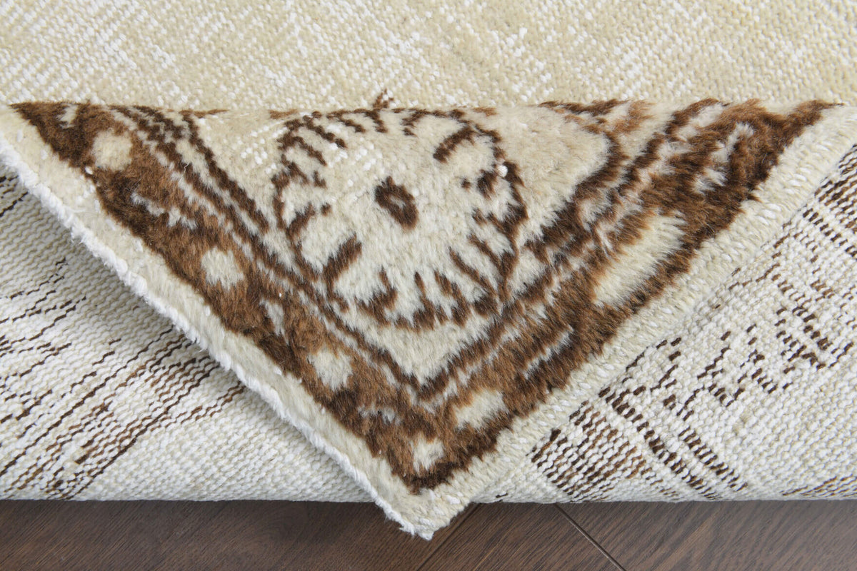 Ihlamursema – vintage medallion rug for living room or bedroom, 5' x 8'9" (153x267 cm)