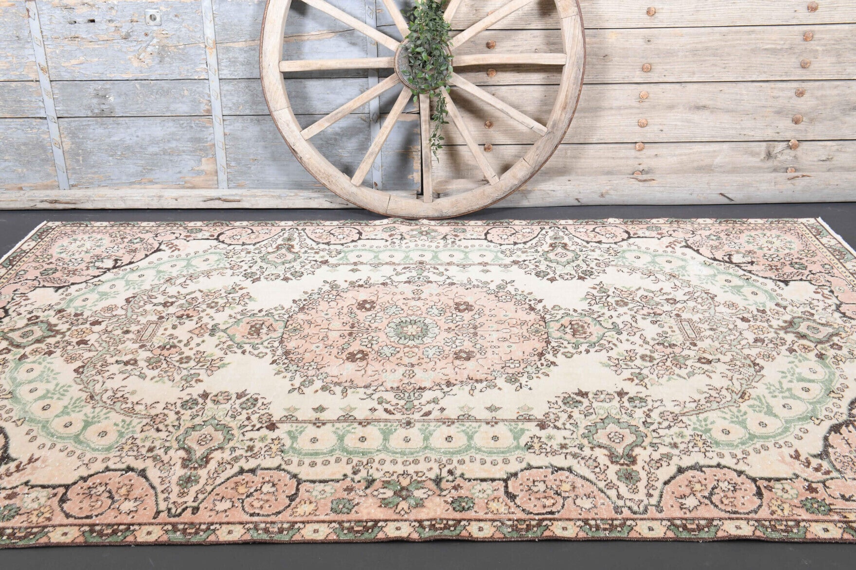 Refianaz rug: 1970s handmade Anatolian rug with oriental motifs and cotton backing