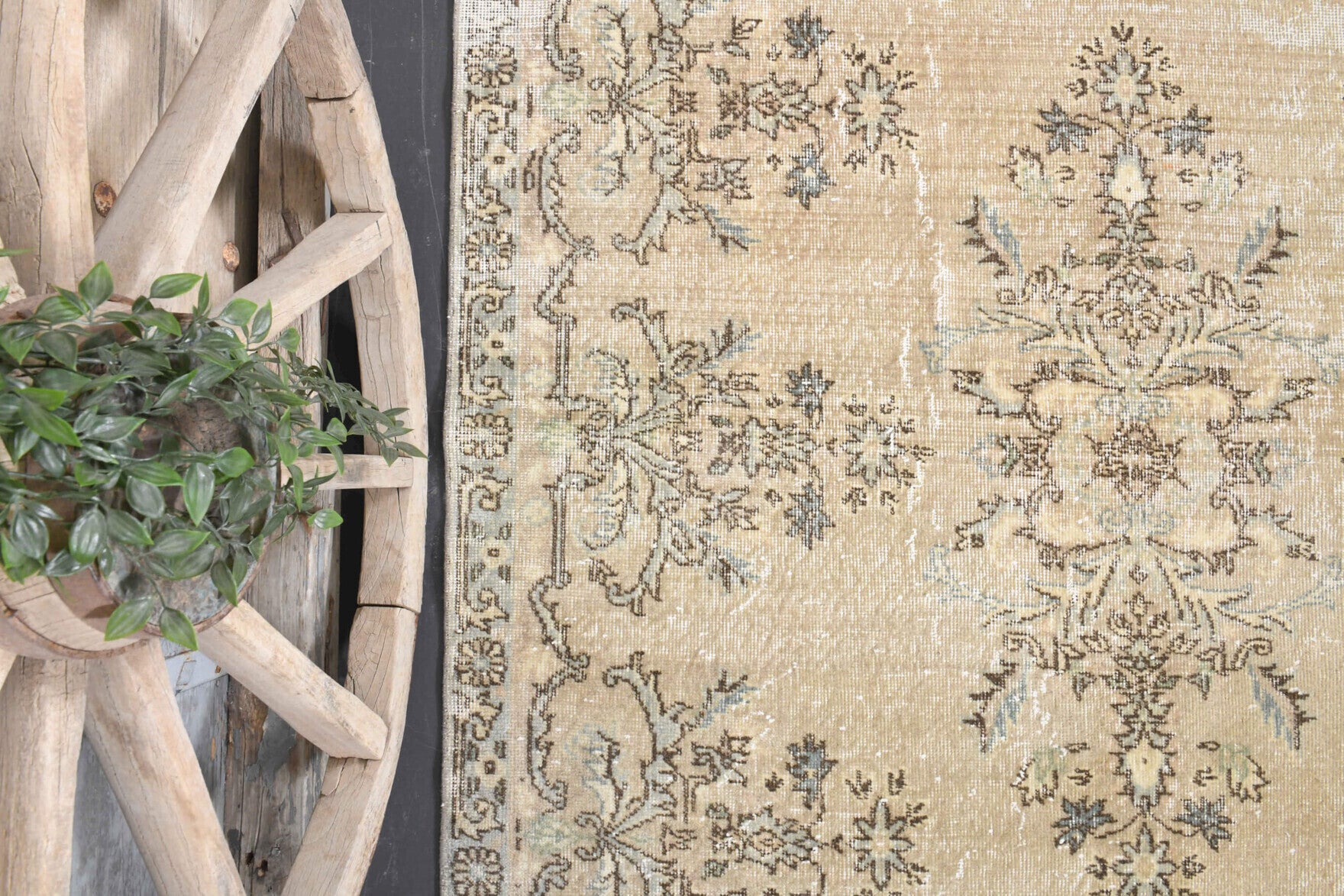 Handmade wool rug from Anatolia, Turkey – Turkish Vintage Anatolian Oriental Rug 5'7" x 9'7"