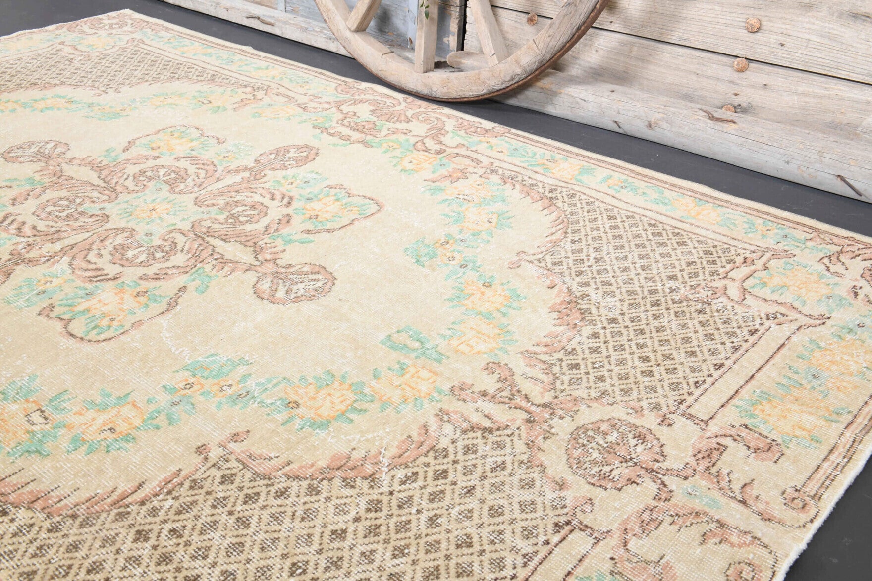 Authentic Anatolian vintage area rug (1970s) with oriental design – one-of-a-kind at Fame Rugs
