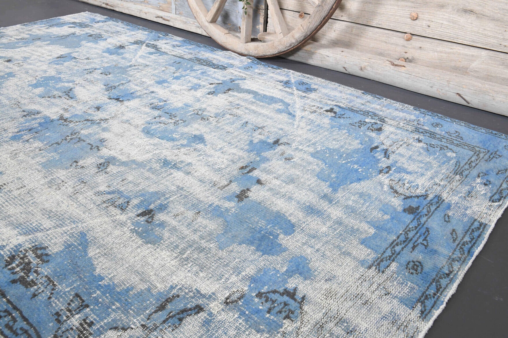 Authentic Anatolian distressed vintage area rug (1960s) with solid design – one-of-a-kind at Fame Rugs