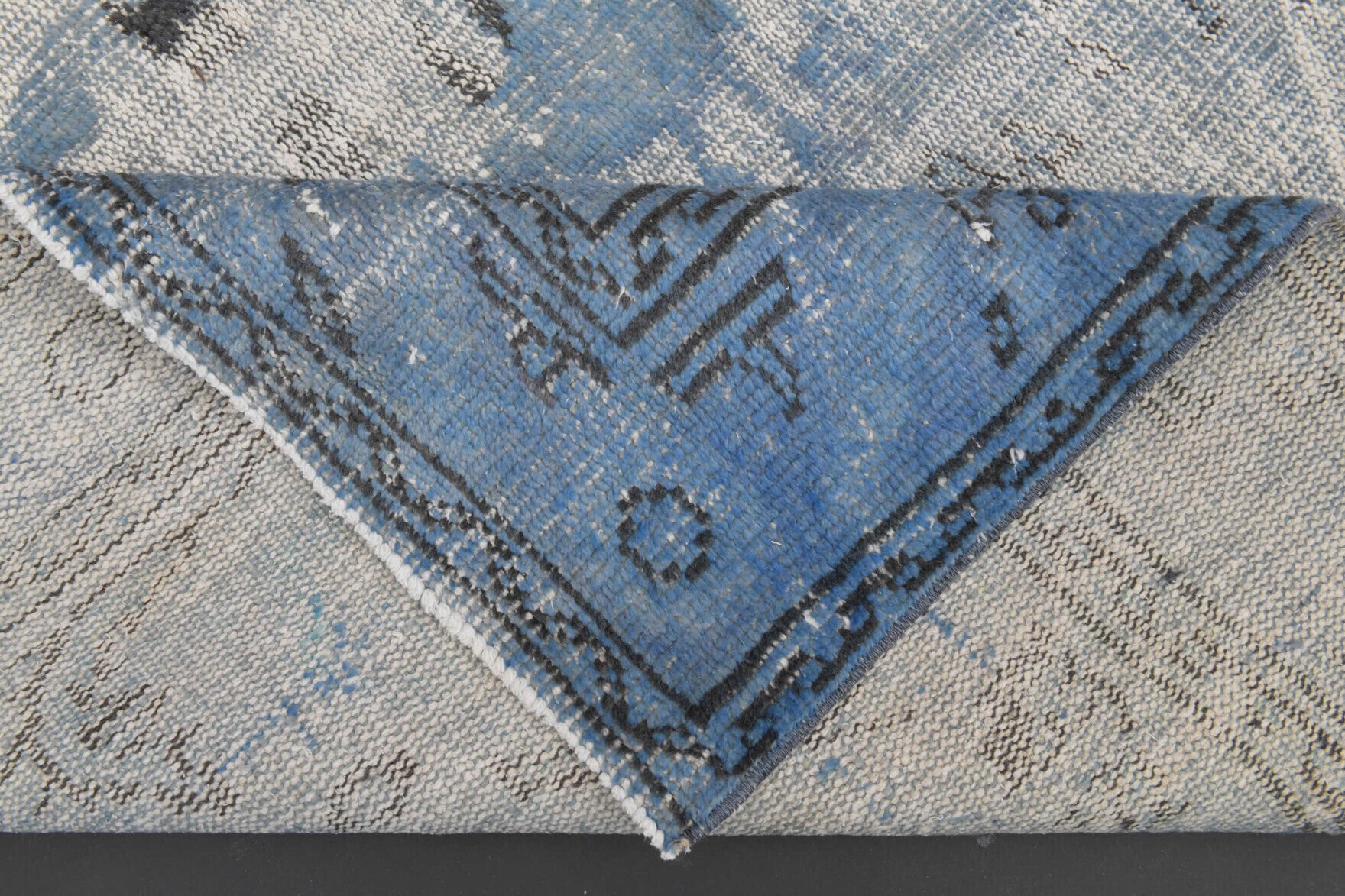 Hand-crafted Anatolian distressed vintage rug Sedanurpare in wool, 1960s