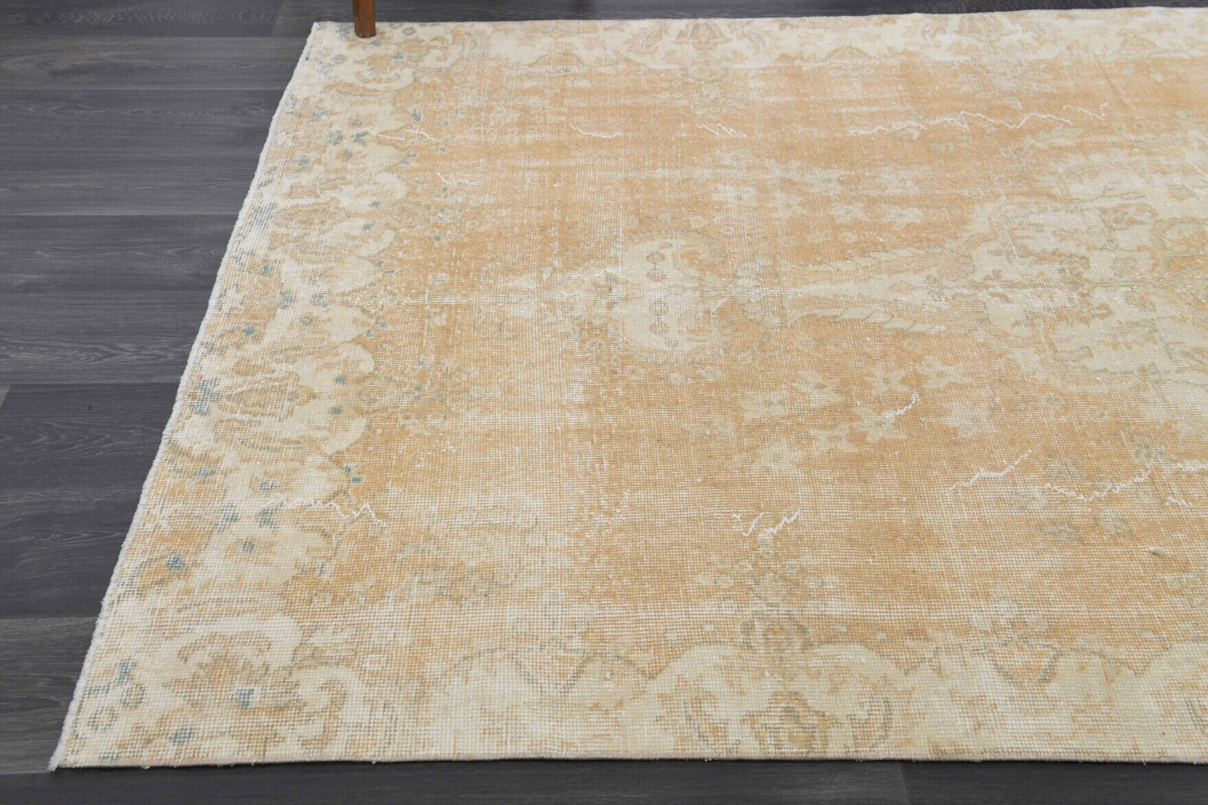 One-of-a-kind 1970s Anatolian vintage area rug in wool, 5'5" x 9'3"